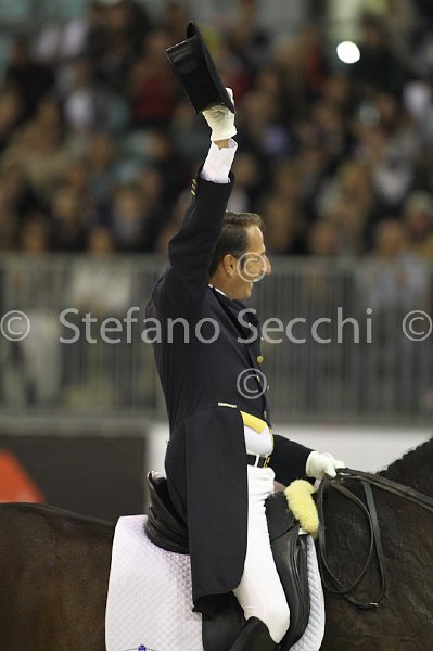 LAUGKS_MEGGLE\'S WELTTALL_MILANO_2011_SS3_9946.jpg